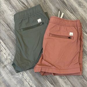Vuori Women’s  Casual Shorts in Rust and Green